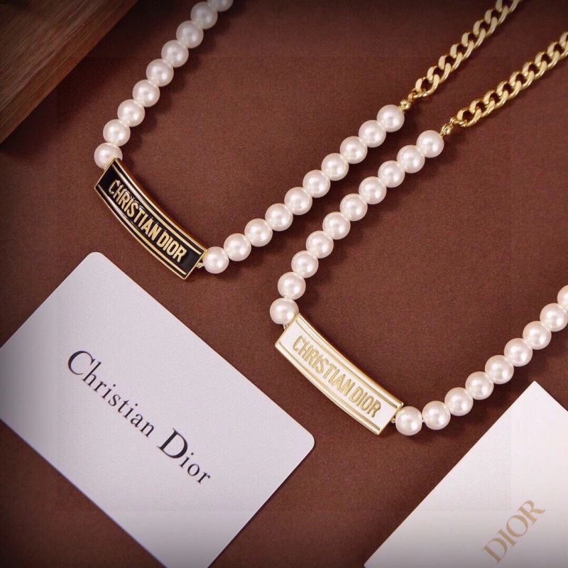 Versatile Christian Dior Necklaces 233815