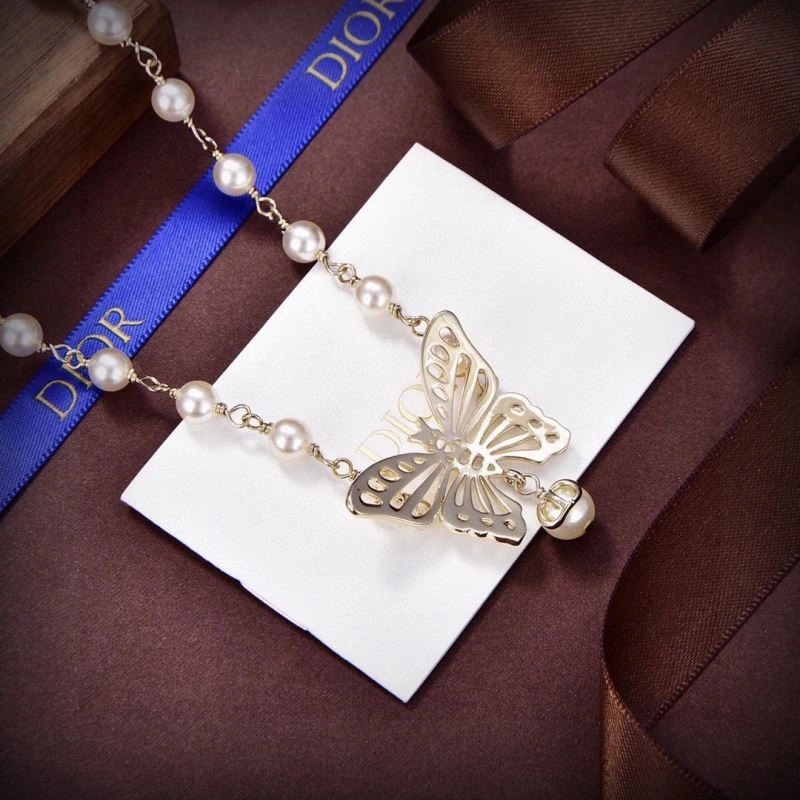 Compact Christian Dior Necklaces 233825
