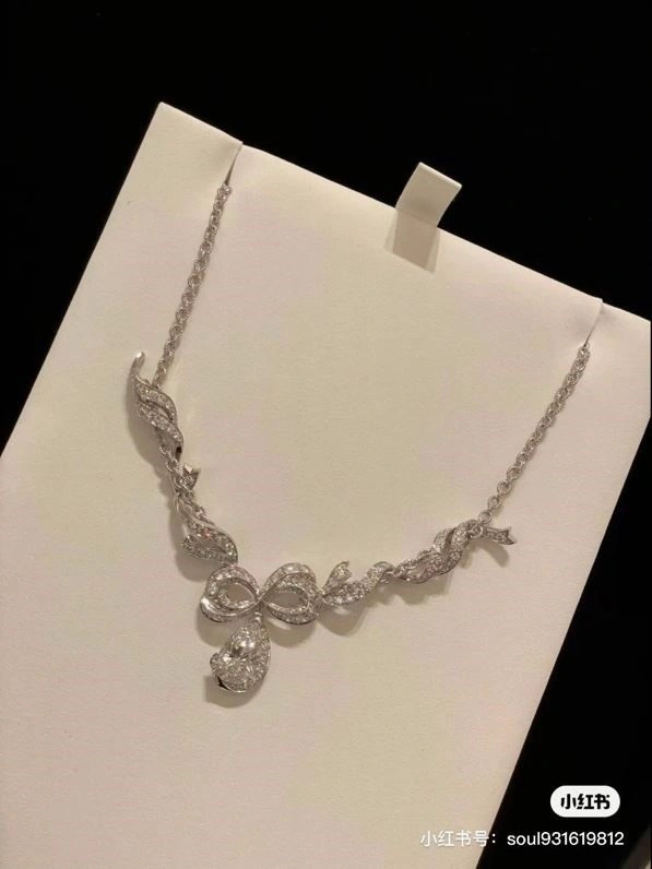 Christian Dior Necklaces Functional 233886