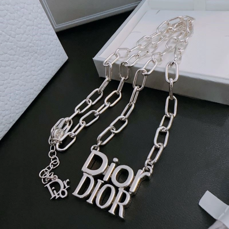 Lightweight Christian Dior Necklaces 233770