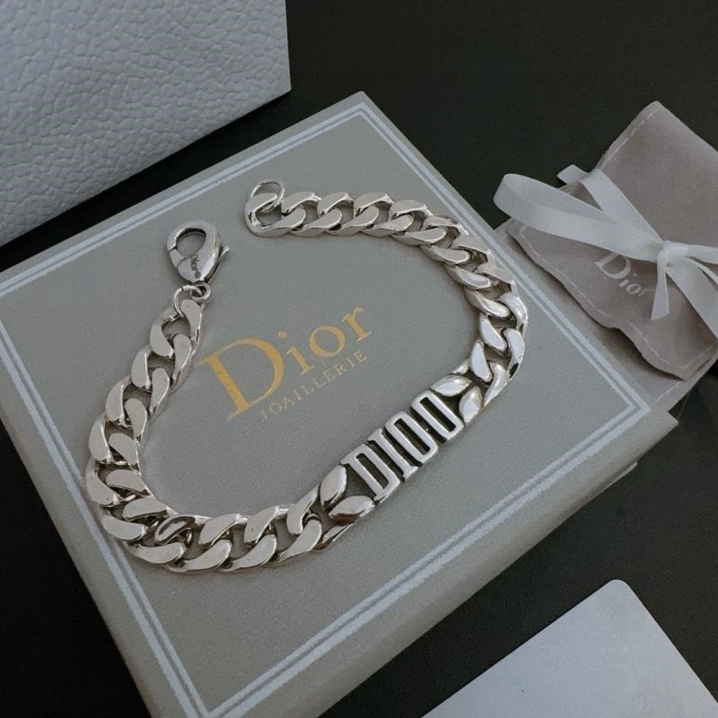 Christian Dior Necklaces GoAnywhere 233769