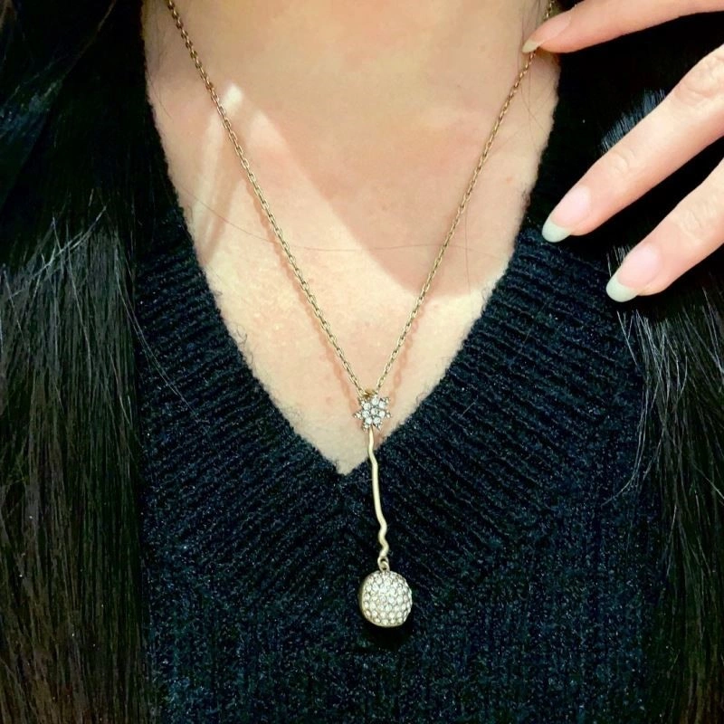 Sleek Christian Dior Necklaces 233401