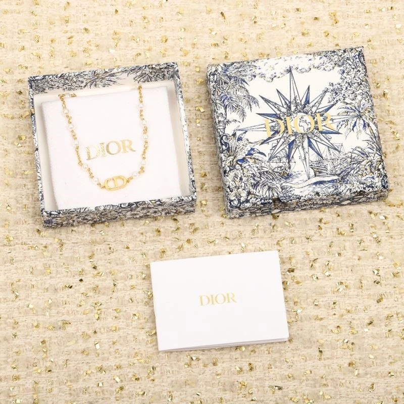 Minimalist Christian Dior Necklaces 233384