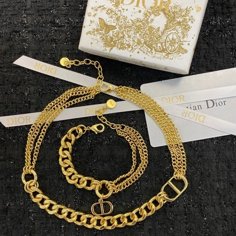 Popular Christian Dior Necklaces 233388