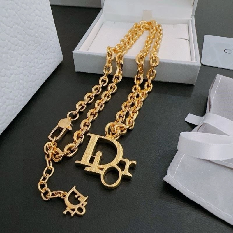 Elegant Christian Dior Necklaces 233368