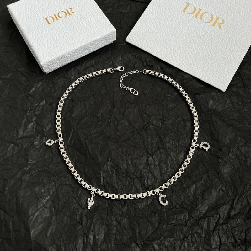 Breathable Christian Dior Necklaces 233371