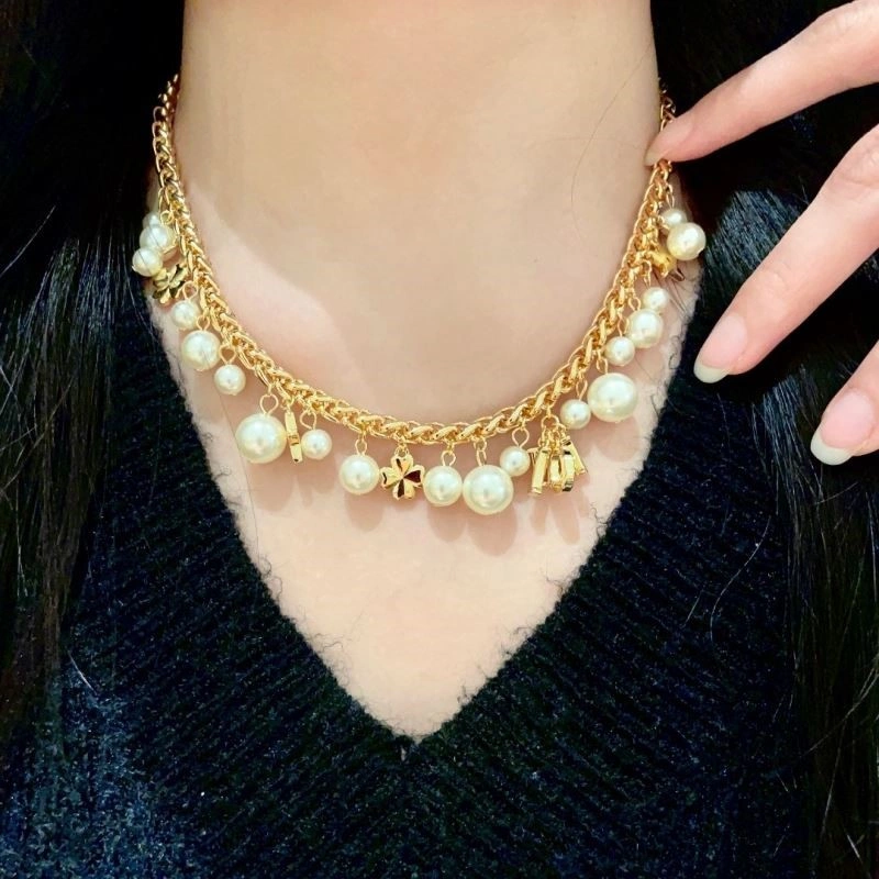 Reliable Christian Dior Necklaces 233338