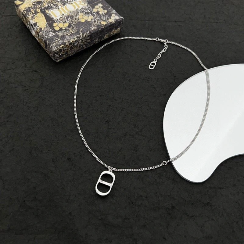 Comfortable Christian Dior Necklaces 233334