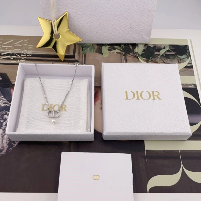 Soft Christian Dior Necklaces 233078