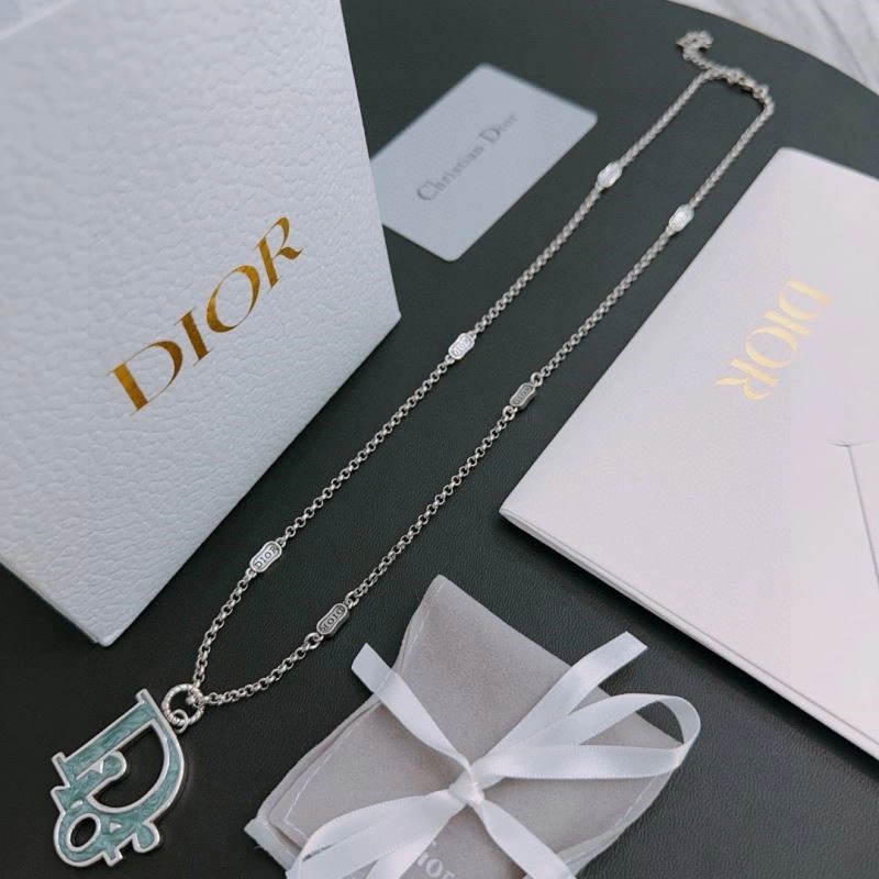Christian Dior Necklaces Comfortable 233048