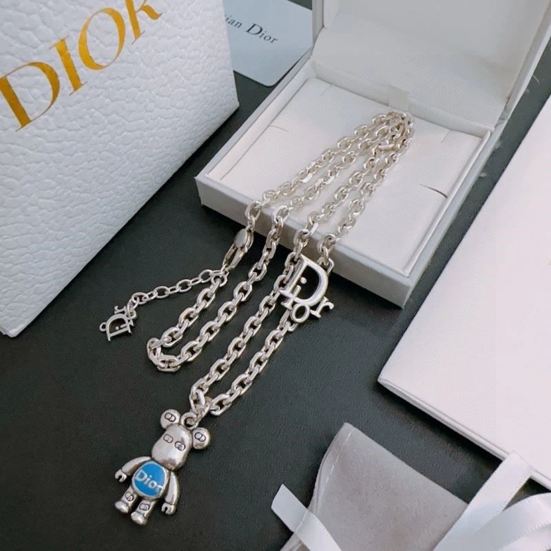 Minimalist Christian Dior Necklaces 233057