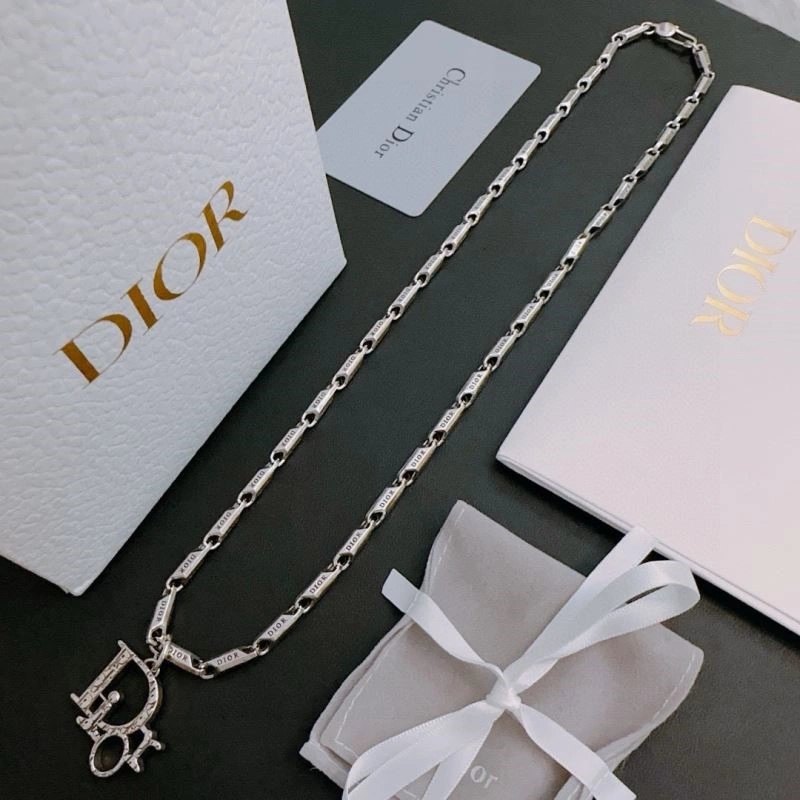 Christian Dior Necklaces Chic 233118