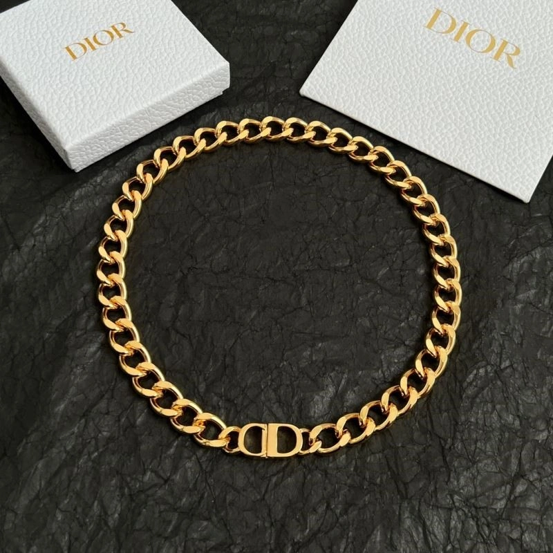 Compact Christian Dior Necklaces 233046