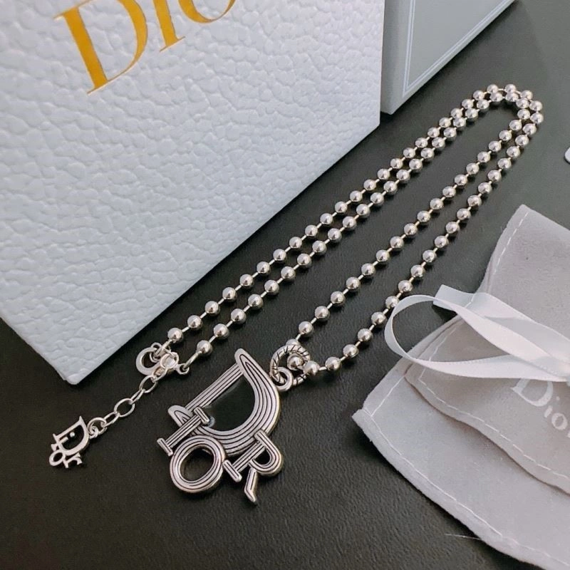 Christian Dior Necklaces Comfortable 233027