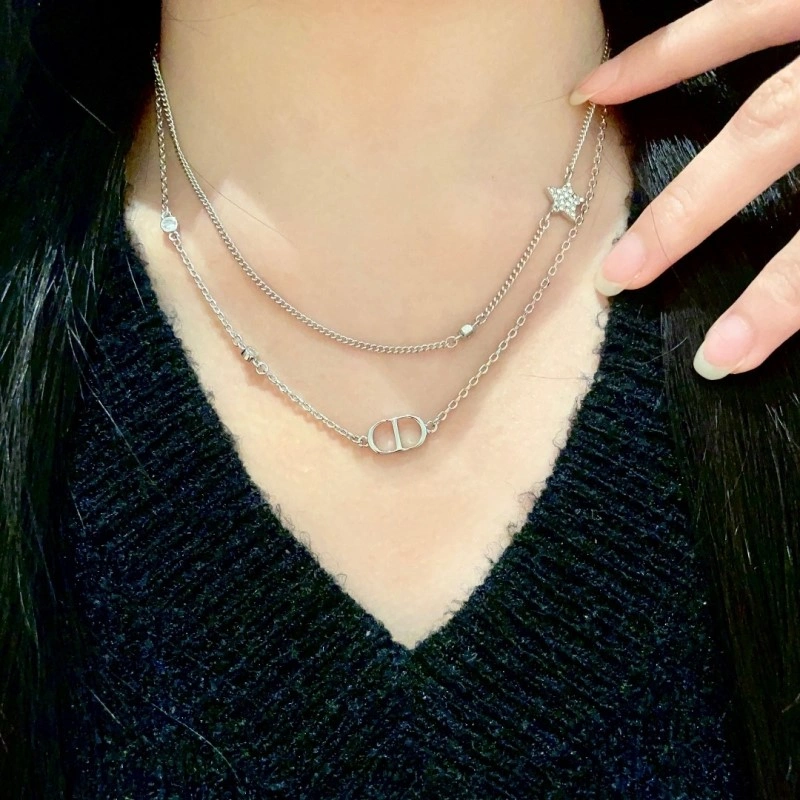 Effortless Christian Dior Necklaces 232945