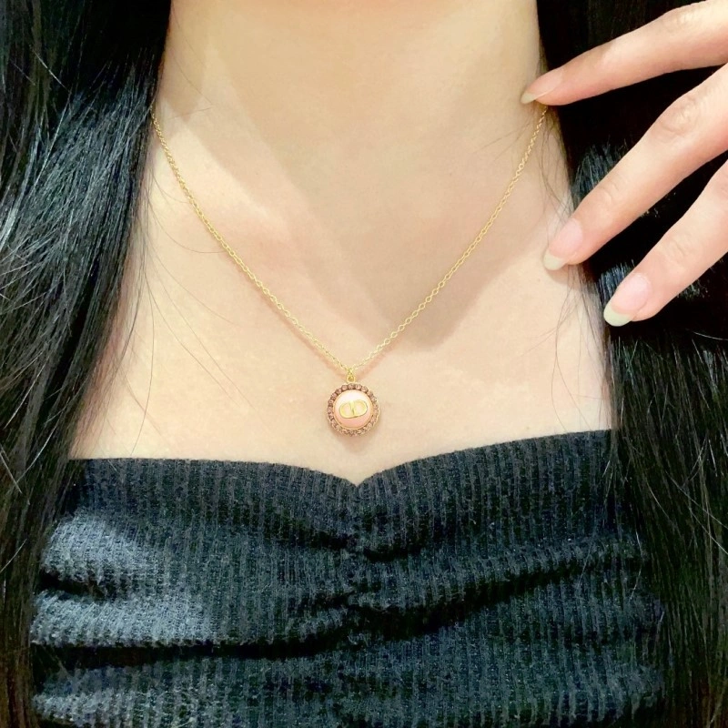 Versatile Christian Dior Necklaces 232535