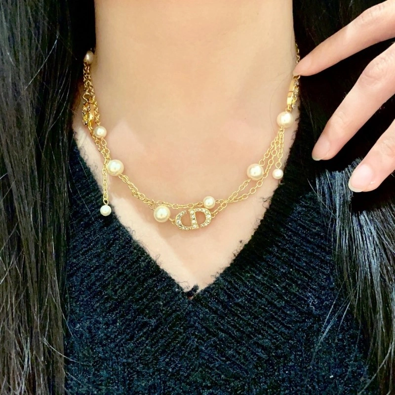 Supportive Christian Dior Necklaces 232553