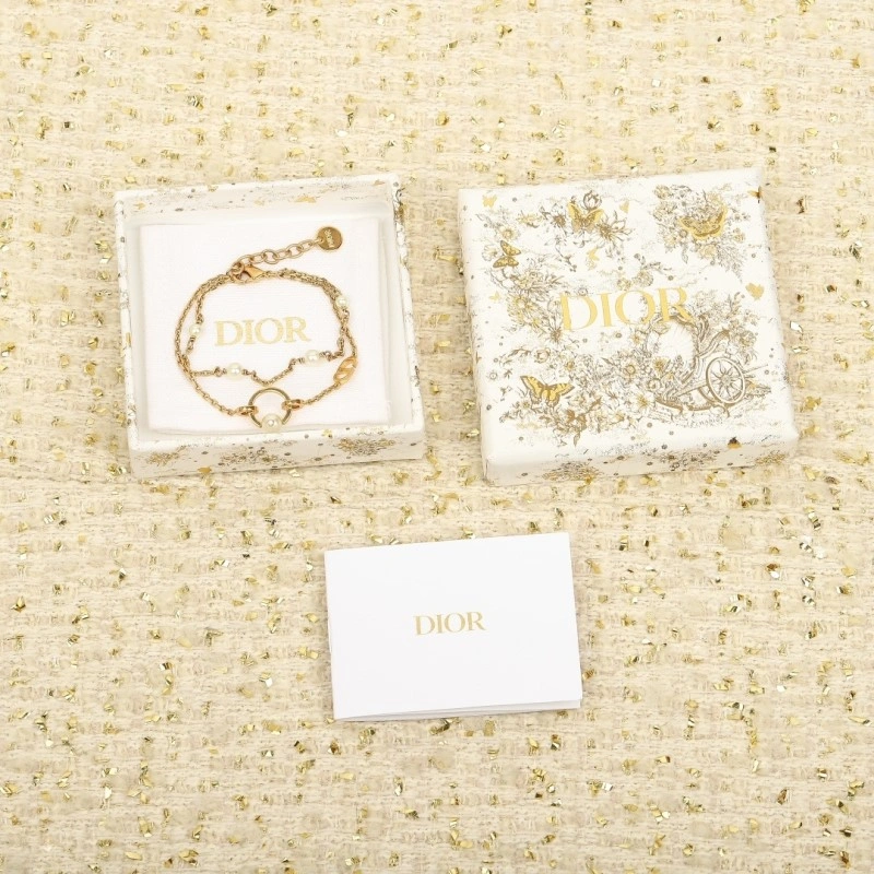Functional Christian Dior Necklaces 232617