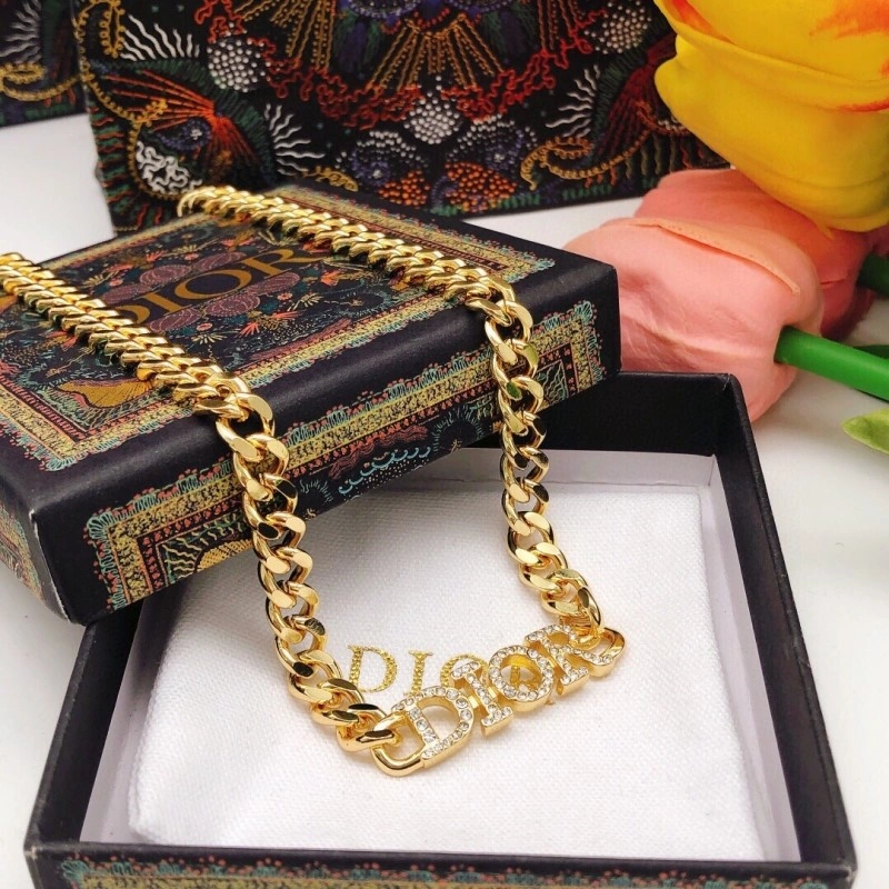 Effortless Christian Dior Necklaces 232521