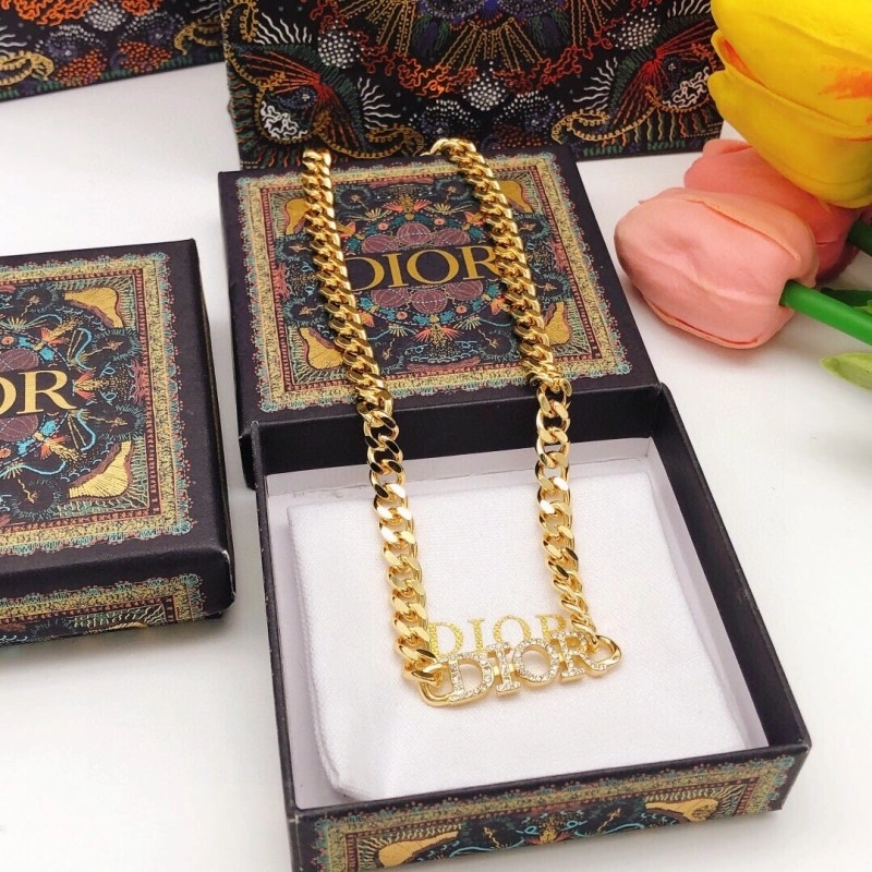 Effortless Christian Dior Necklaces 232521