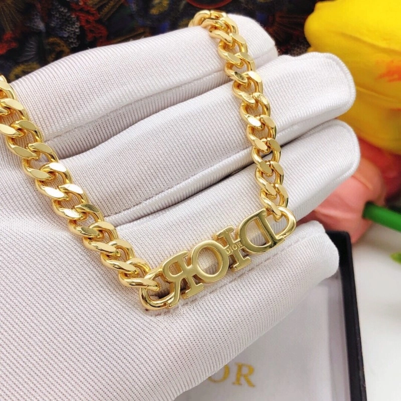 Effortless Christian Dior Necklaces 232521