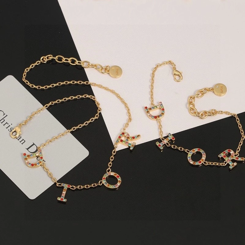 Comfortable Christian Dior Necklaces 232483