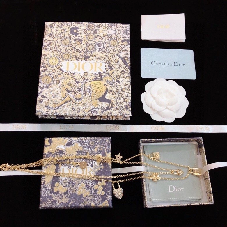 Tailored Christian Dior Necklaces 232587