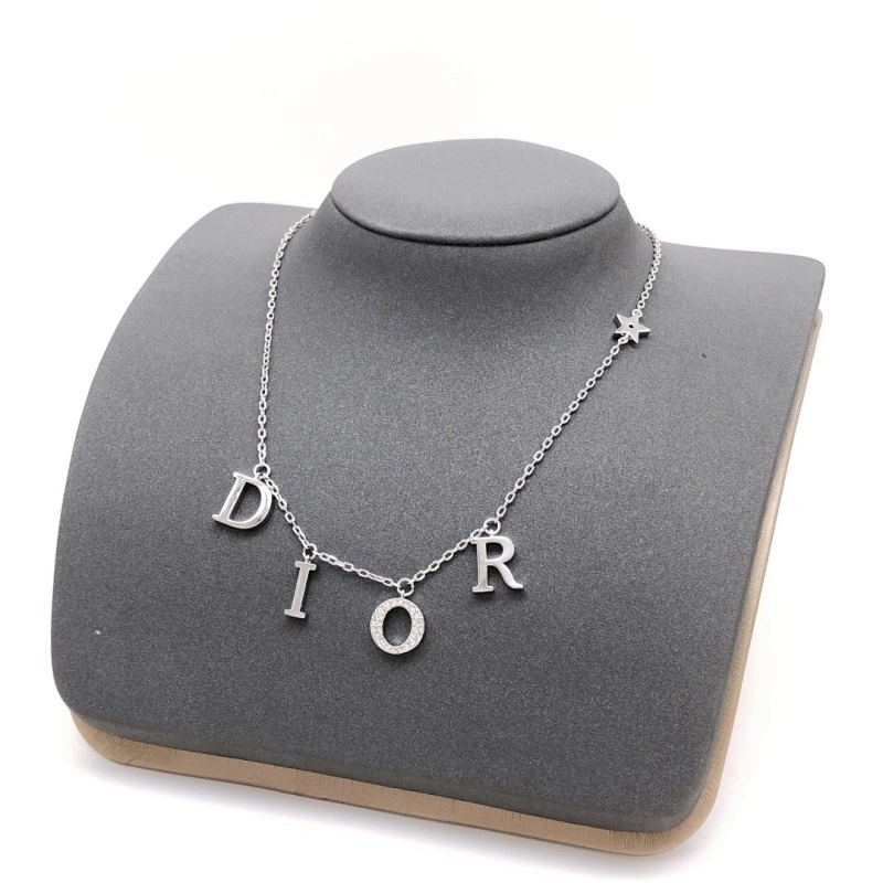Flexible Christian Dior Necklaces 232447