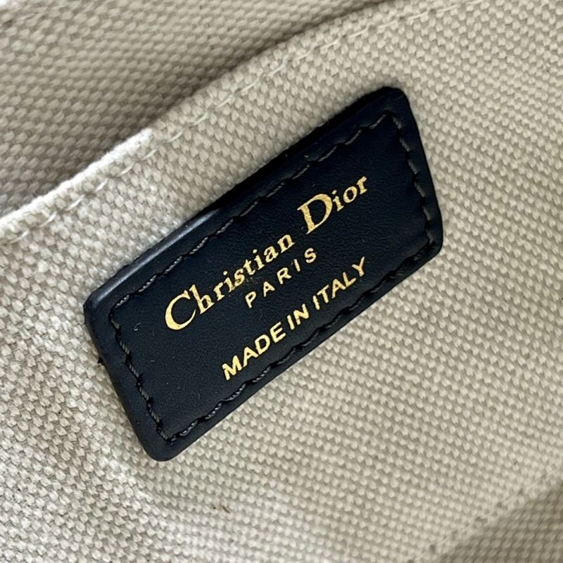 WrinkleFree Christian Dior Other Bags 75812