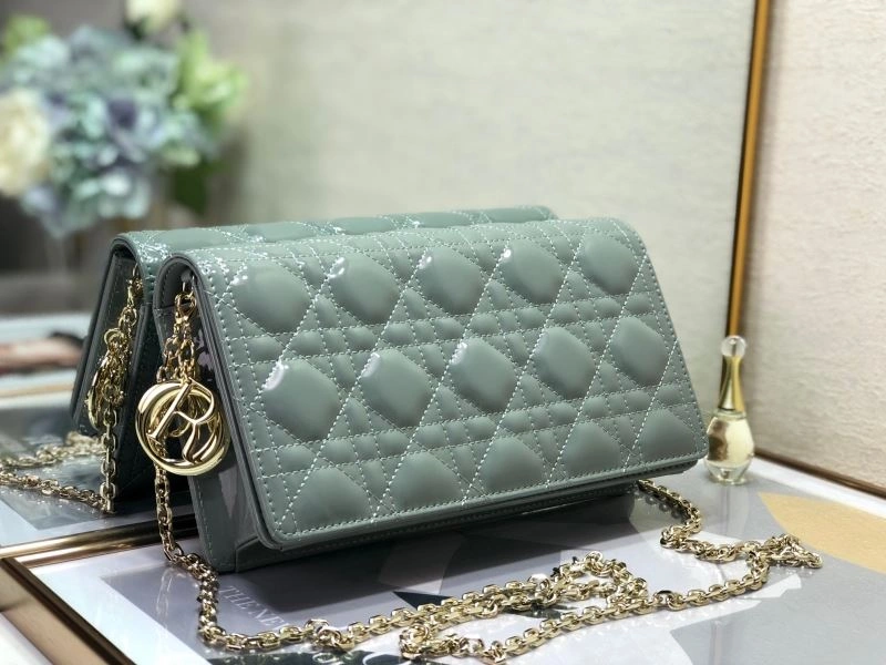 Versatile Christian Dior Other Bags 74035