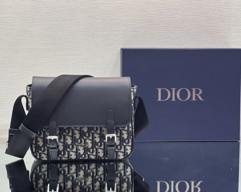 Bold Christian Dior Other Bags 73994