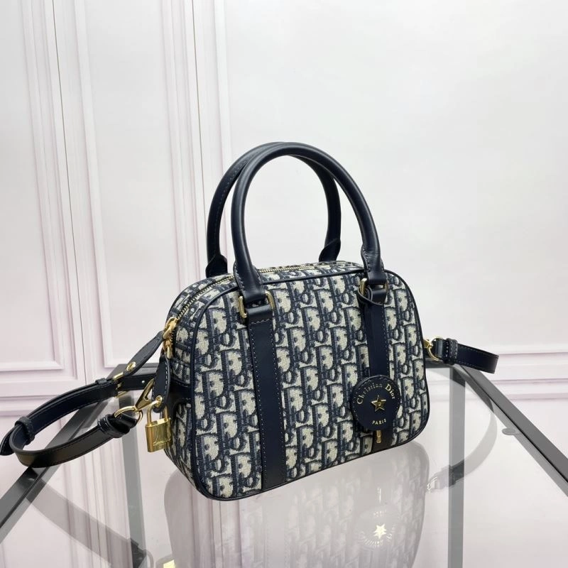 Stylish Christian Dior Other Bags 70652