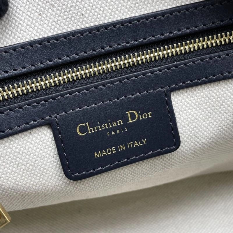Stylish Christian Dior Other Bags 70652