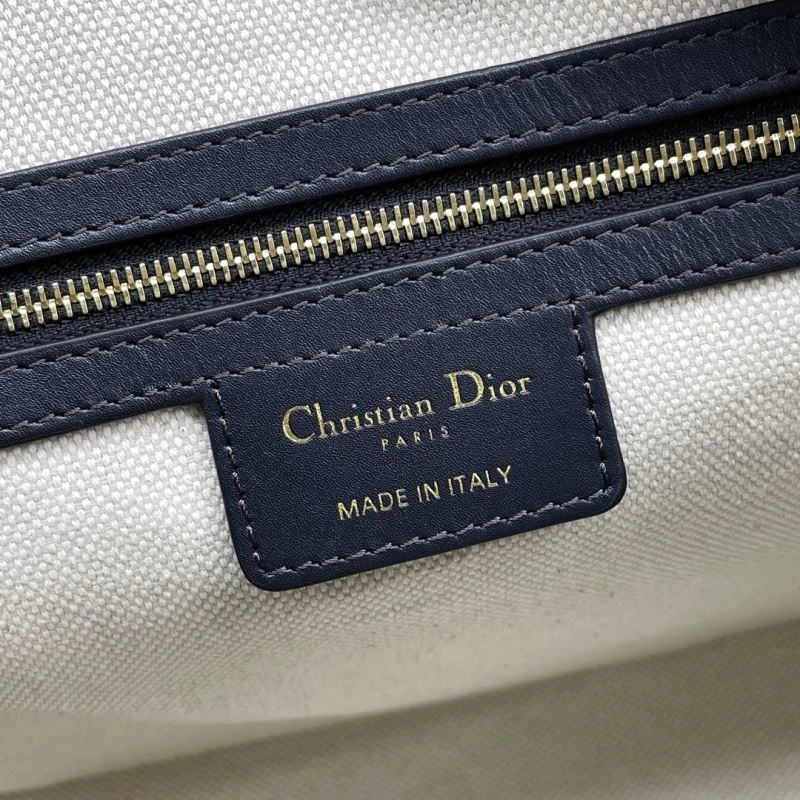 WellDesigned Christian Dior Other Bags 70653