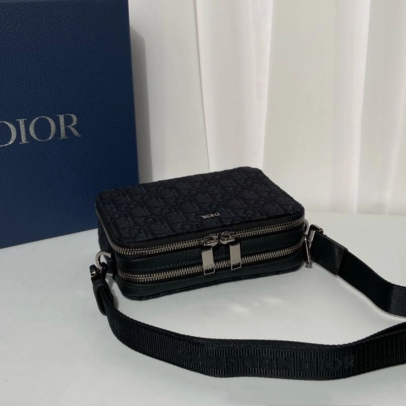 Snug Christian Dior Other Bags 70624