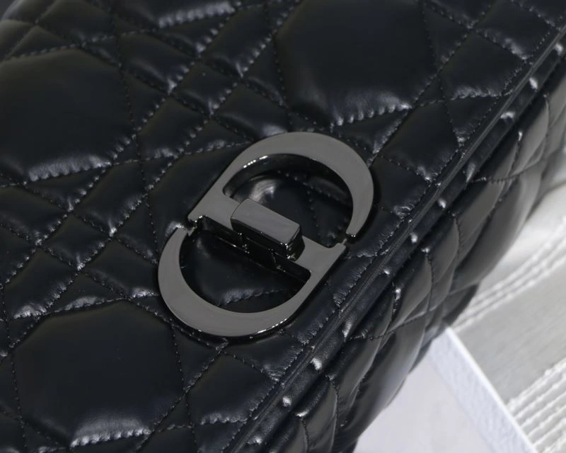 Chic Christian Dior Other Bags 70605