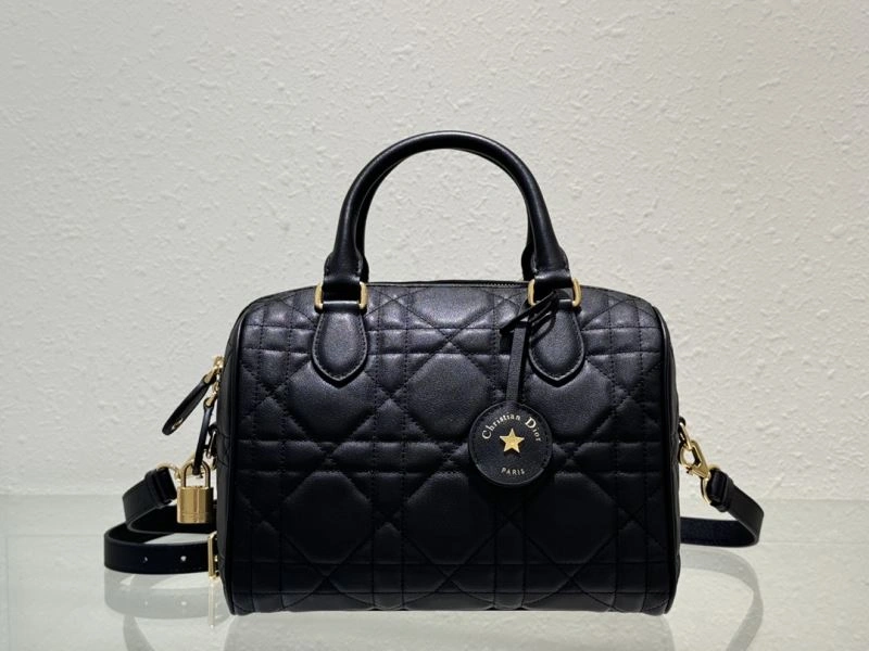 Vibrant Christian Dior Other Bags 70597