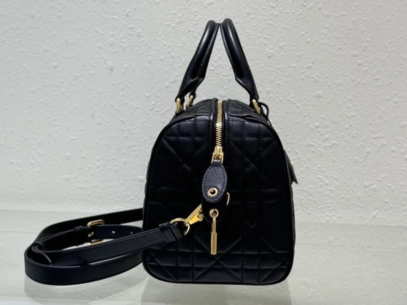 Vibrant Christian Dior Other Bags 70597