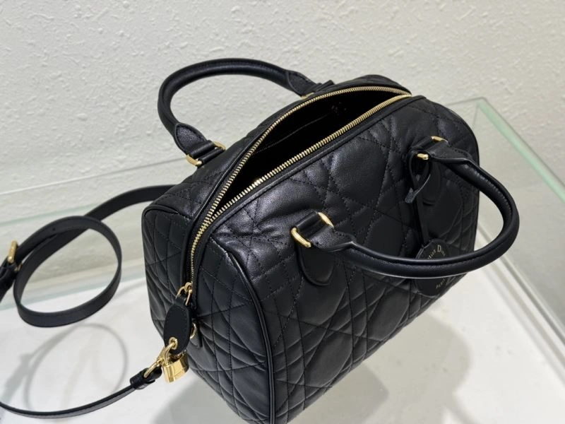 Vibrant Christian Dior Other Bags 70597