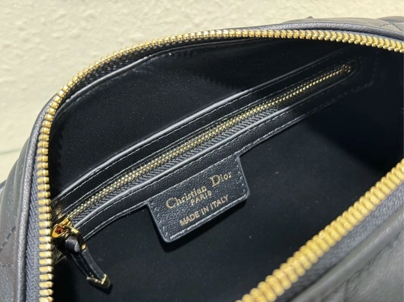 Vibrant Christian Dior Other Bags 70597