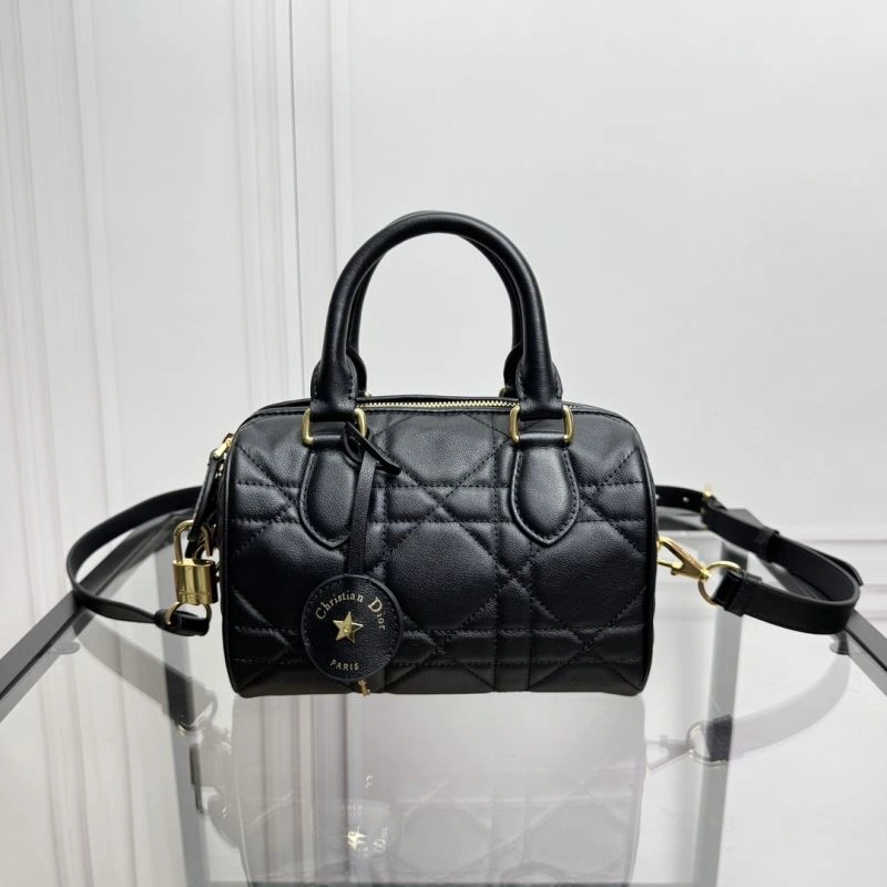 Elegant Christian Dior Other Bags 70585