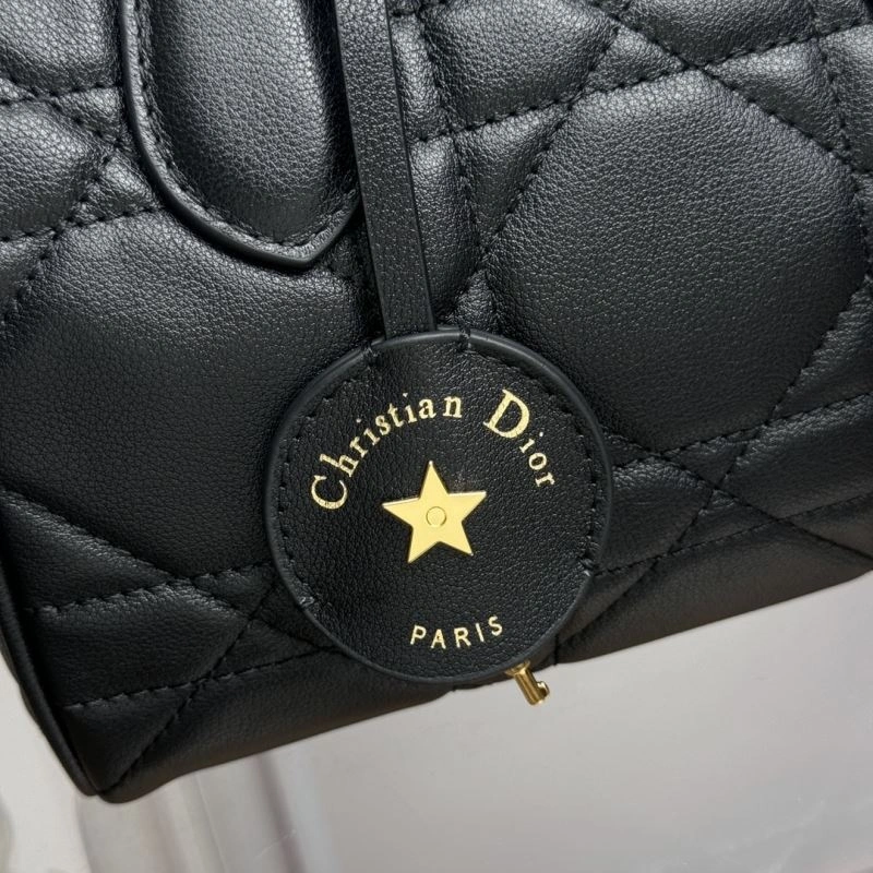 Elegant Christian Dior Other Bags 70585