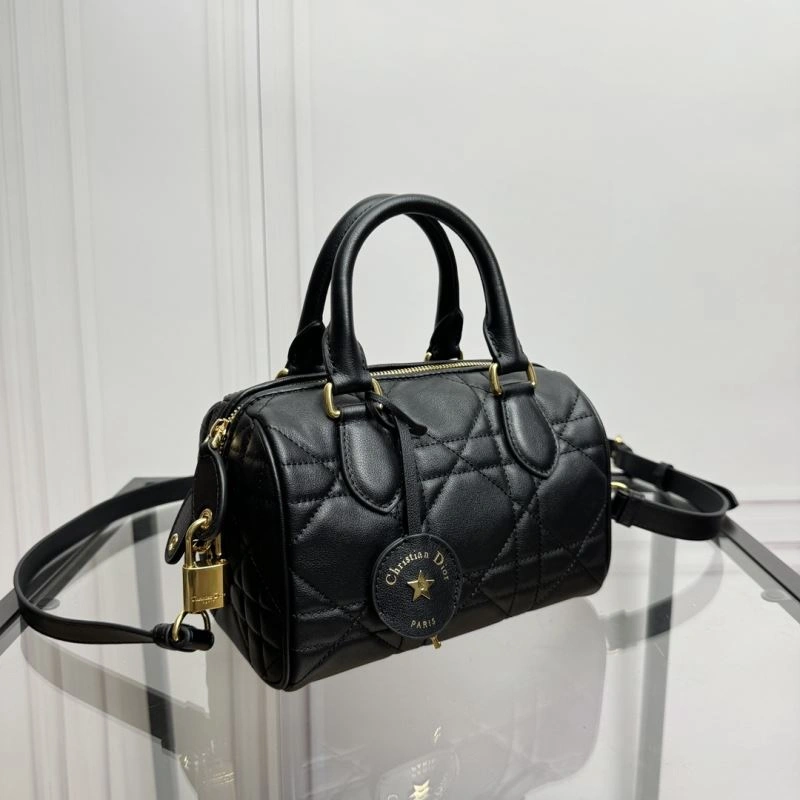 Elegant Christian Dior Other Bags 70585