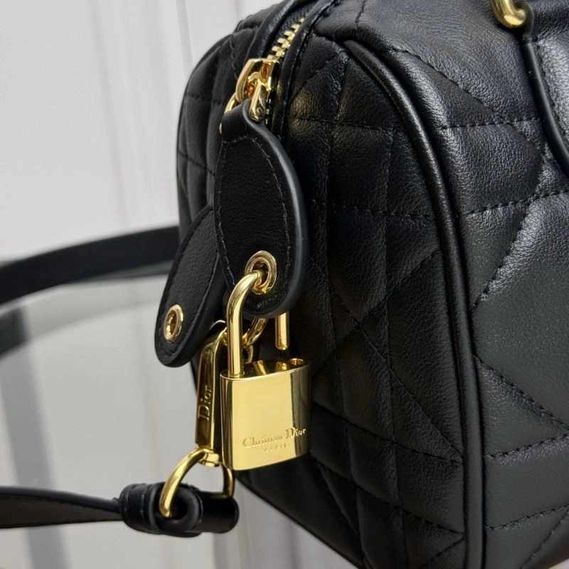 Elegant Christian Dior Other Bags 70585