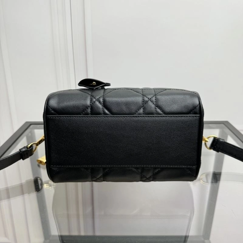 Elegant Christian Dior Other Bags 70585
