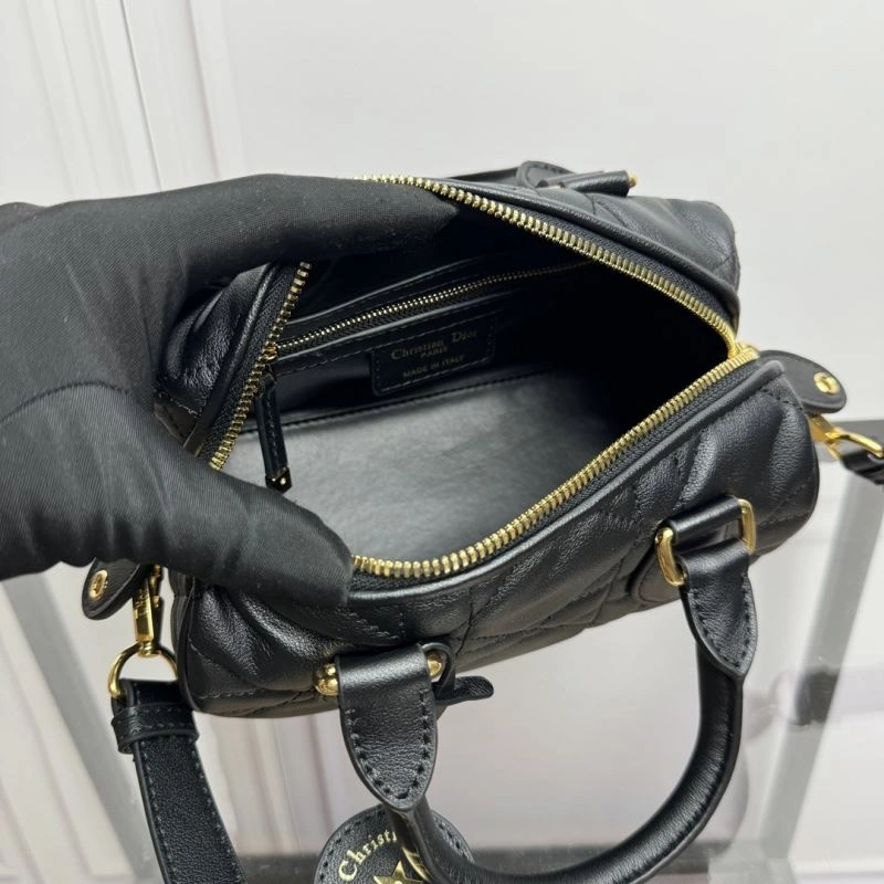 Elegant Christian Dior Other Bags 70585
