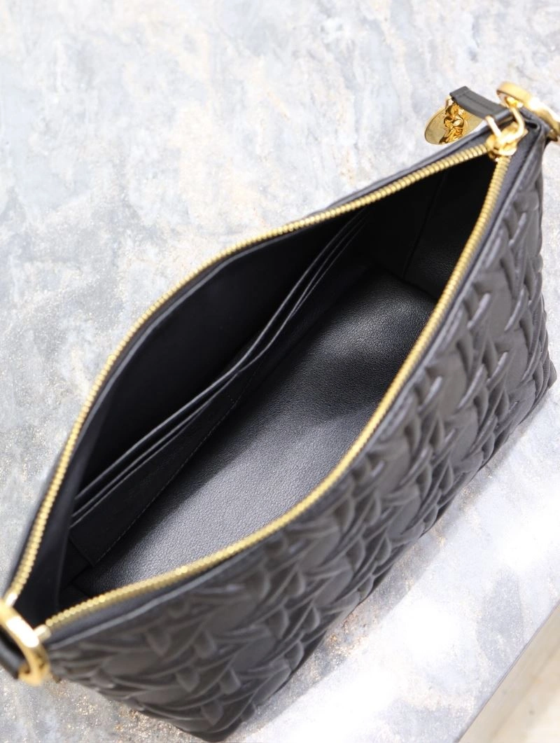 Vibrant Christian Dior Other Bags 66669