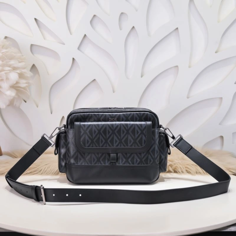 Stylish Christian Dior Other Bags 77107