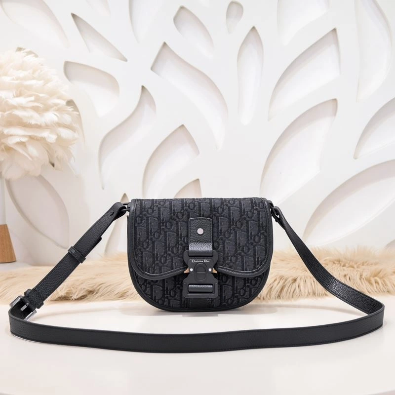 Trendy Christian Dior Other Bags 77065
