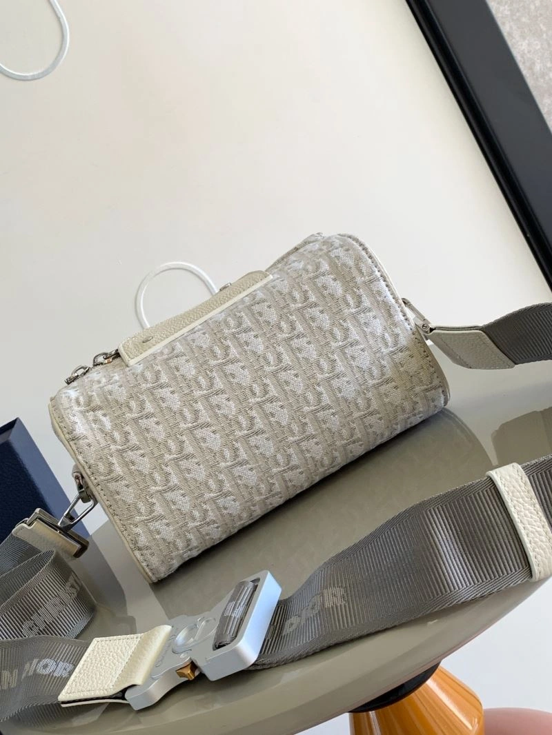 Snug Christian Dior Other Bags 77054